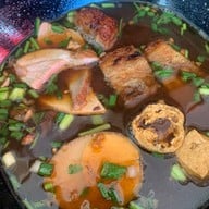 ก๋วยจั๊บป้าต๋อย นั่งเกล้า