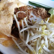 ร้านก๋วยเตี๋ยวหมูต้มยำตำลึงนายเอก แยกปราณบุรี