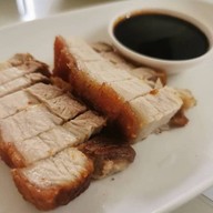 เมนูของร้าน ก๋วยเตี๋ยวต้มยำหมูกรอบ บ้านแพน (โอ๊ตต้มยำ)