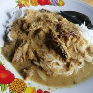 ขนมจีนป้าชื่น ราษฎร์อุทิศ (Rat Uthit)