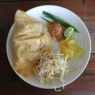 ร้านก๋วยเตี๋ยวหมูต้มยำตำลึงนายเอก แยกปราณบุรี