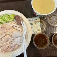 ก่วงเฮง (MRT พระรามเก้า) ข้าวมันไก่ประตูน้ำ แกรปแอนโก สาขา MRT พระรามเก้า  ประตูทางออก 3