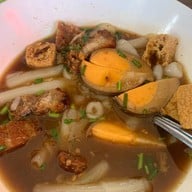 ก๋วยจั๊บป้าต๋อย นั่งเกล้า