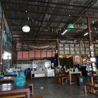 บรรยากาศ ร้านก๋วยเตี๋ยวหมูต้มยำตำลึงนายเอก แยกปราณบุรี