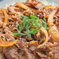 โคตรเนื้อ ข้าวหน้าเนื้อพ่นไฟ