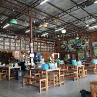 ร้านก๋วยเตี๋ยวหมูต้มยำตำลึงนายเอก แยกปราณบุรี