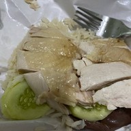 สมใจ ขาหมูข้าวมันไก่