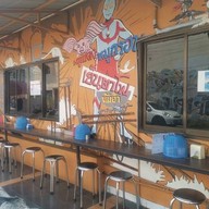 บรรยากาศ ก๋วยเตี๋ยวต้มยำหมูกรอบ บ้านแพน (โอ๊ตต้มยำ)