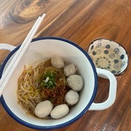ก๋วยเตี๋ยวลูกชิ้นหมู วัดพระศรีฯบางเขน(เจ้าเก่า) กรุงเทพกรีฑา22