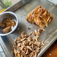 ข้าวมันไก่ทอดเจ๊แกะ