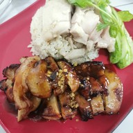 ข้าวมันไก่พุงพลุ้ย รัตนาธิเบศร์