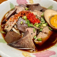 เมนูของร้าน ก๋วยจั๋บเจ้าเก่าหน้าวัดพระศรีรัตนมหาธาตุ