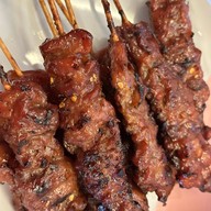 ร้านหมูปิ้งสูตรอากง ตรงข้ามวัดสุทัศน์