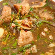 ก๋วยเตี๋ยวเรือรังสิต นาย ก. สาขา 1 ไชยสถาน ถนนสันกำแพงสายใหม่