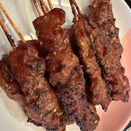 ร้านหมูปิ้งสูตรอากง ตรงข้ามวัดสุทัศน์