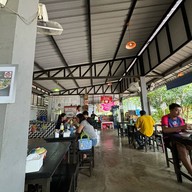 ก๋วยเตี๋ยวคุ้มเงิน สาขาเดียว ข้างโกลบอลเฮาส์ เชียงราย