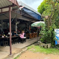 ก๋วยเตี๋ยวคุ้มเงิน สาขาเดียว ข้างโกลบอลเฮาส์ เชียงราย
