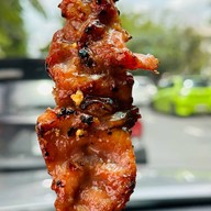 ร้านหมูปิ้งสูตรอากง ตรงข้ามวัดสุทัศน์