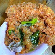 ราดหน้ายอดผักนายลภ -