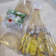 เมนูของร้าน ข้าวต้มปลาแม่รัศมี