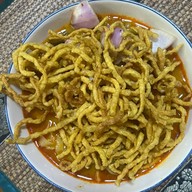 เมนูของร้าน โรงลวกเส้น ก๋วยเตี๋ยวต้มยำ หมี่ไก่ฉีก ข้าวขาหมู กะเพรา ออเงิน