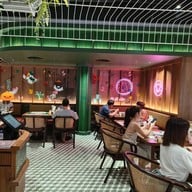 เนื้อคู่ เซ็นทรัลเวิลด์ ชั้น 6 โซน B โทร 097-068-9374