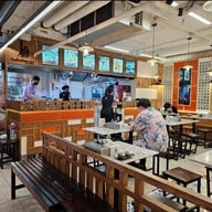 บรรยากาศ ก๋วยเตี๋ยวเรือพระนคร Silom Edge สีลมเอจ