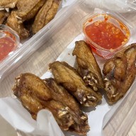 เมนูของร้าน ฟาดยำ ฟาดยำแปดริ้ว