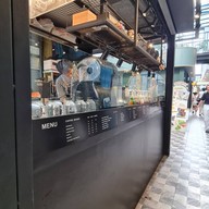 หน้าร้าน MINIMORE COFFEELISM ท่าน้ำวังหลัง