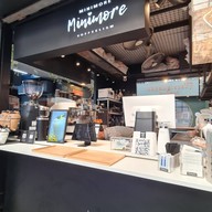 หน้าร้าน MINIMORE COFFEELISM ท่าน้ำวังหลัง