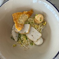 ปลากลม ก๋วยเตี๋ยวลูกชิ้นปลา