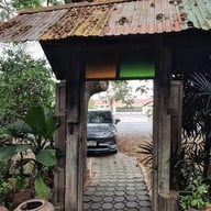 หน้าร้าน POOM Cafe