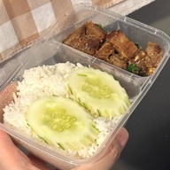 เจ๊ไก่อาหารใต้ อาหารตามสั่ง