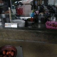 บรรยากาศ ขนมจีนป้าชื่น ราษฎร์อุทิศ (Rat Uthit)