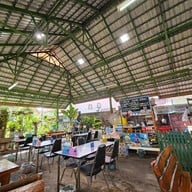 บรรยากาศ ข้าวขาหมูเยอรมัน (แห่งเดียวในโลก)