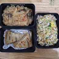 食为鲜酒家 ฉือเหวยเซียนจิ่วเจีย สุขุมวิท 107