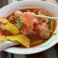 บ้านเย็นตาโฟ by ครัวป้านงค์ กรุงเทพมหานคร