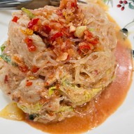 ปุ๊สุกี้ เจริญนคร