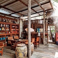 บรรยากาศ POOM Cafe