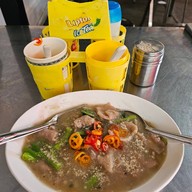 เมนูของร้าน ราดหน้าศาลาแดง