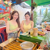 ร้านส้มตำ อาหารอีสาน สองพี่น้อง รัชดา32 -