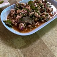 พี่เปิ้ล คอหมูย่าง