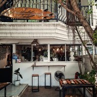 หน้าร้าน Inkit cafe analog