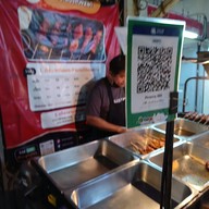 หน้าร้าน หมูปิ้งมหานคร (MoopingBKK) ตลาดสวนพลู  -