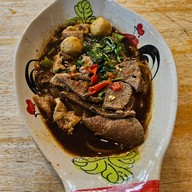 เมนูของร้าน มาดามแซ่บ