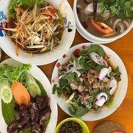 ส้มตำ สุกัญญา