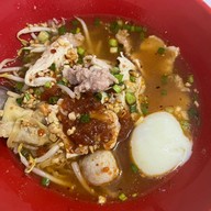 โกบู้รสซิ่ง ก๋วยเตี๋ยวหมูต้มยำ ใข่ลวก สาขา 1 นวมินทร์8 , เสรีไทย 7