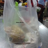 บรรยากาศ บะหมี่ทำเองพี่น้อง