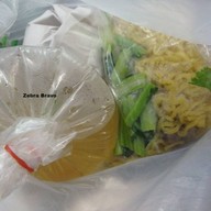 บรรยากาศ บะหมี่ทำเองพี่น้อง