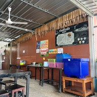 ก๋วยเตี๋ยวเรือทองผกา ท่าใหม่